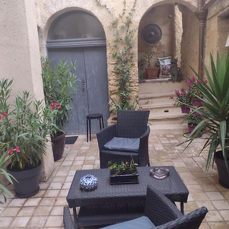Au Gre Du Voyage Apartman Uzès Kültér fotó